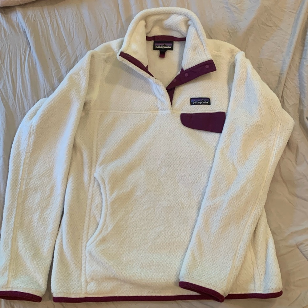 White and Magenta Patagonia 1/4 zip- Fleece